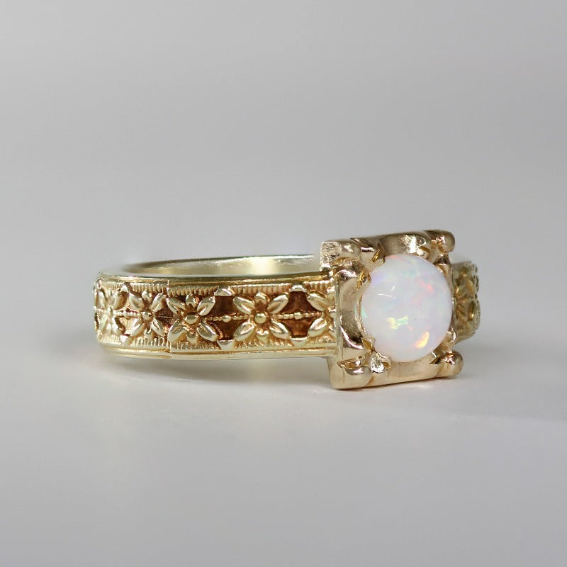 Hugo Kohl Fine Jewelry Clematis with Stone / 14k Green Gold Rings